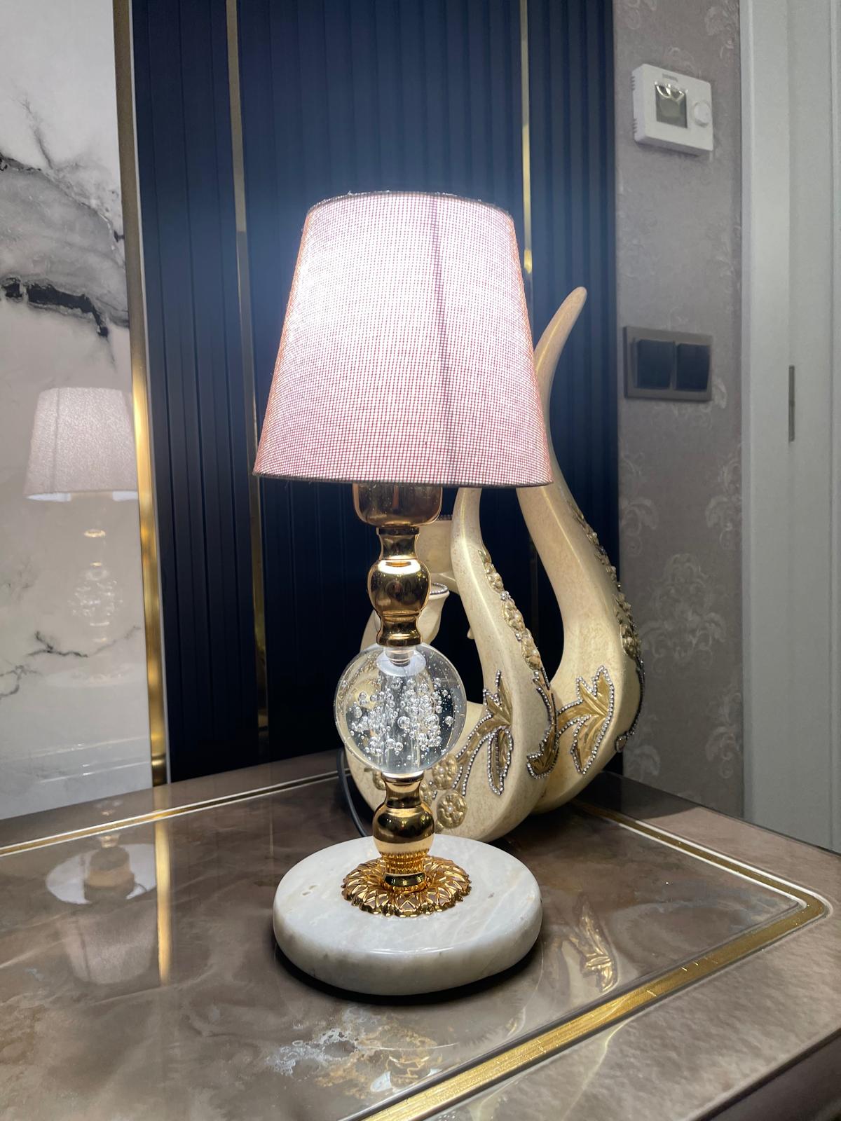 Mermer Tabanlı Lüks Masa Lambası