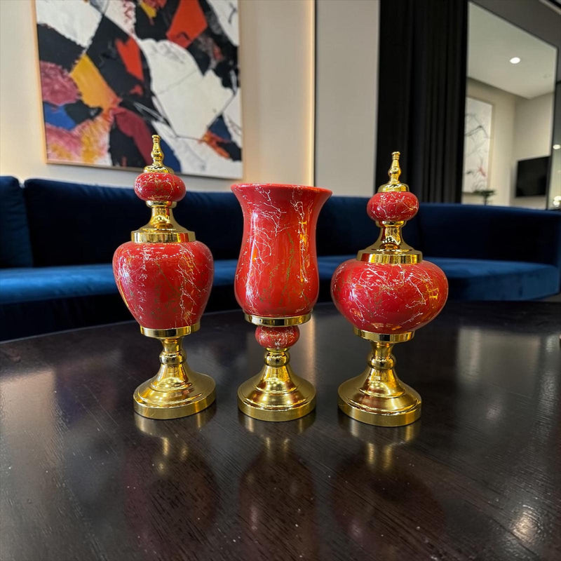 Royal Red Marble Dekoratif Vazo & Obje Seti – Gold Detaylı Lüks Salon Aksesuarı (3’lü)