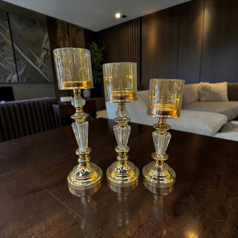 Crystal Gold Şamdan Mumluk Seti – Lüks Cam & Metal 3’lü Masa Üstü Dekoratif Aksesuar