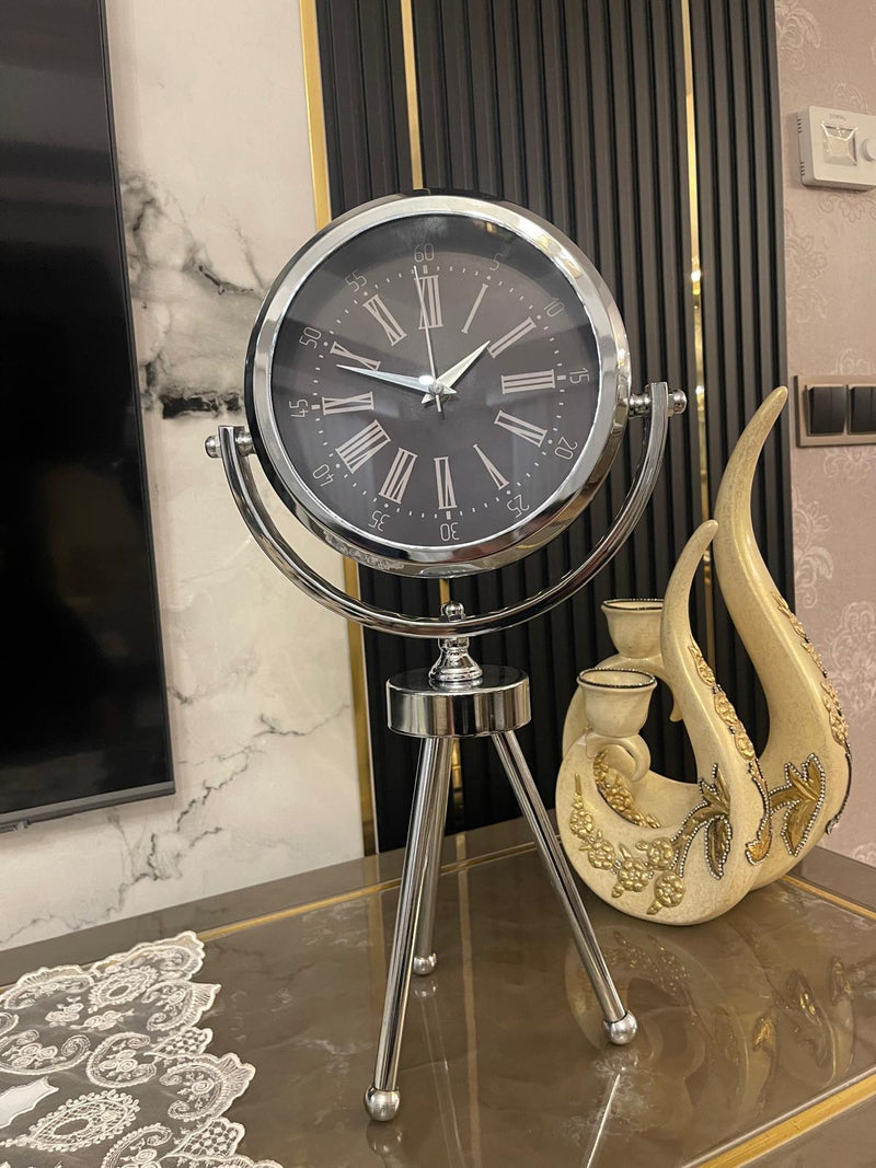 Modern Metal Ayaklı Dekoratif Masa Saati