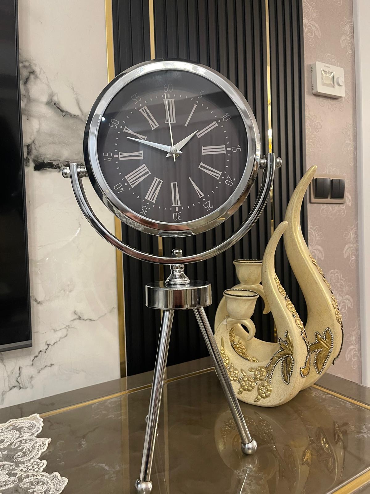 Modern Metal Ayaklı Dekoratif Masa Saati