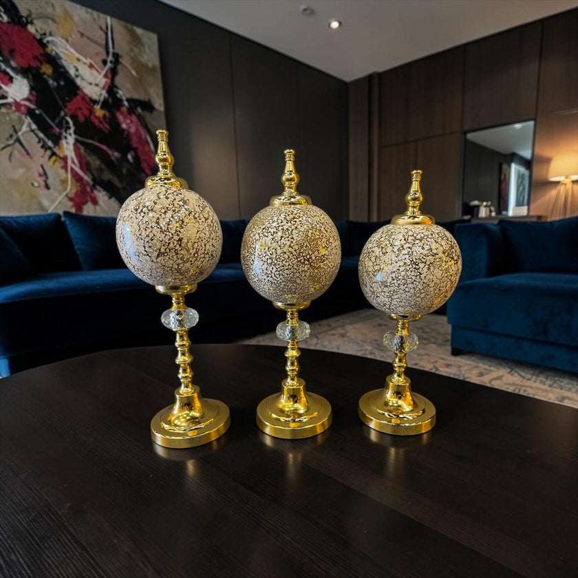 Golden Mosaic Küre Dekoratif Obje Seti – Altın Detaylı Lüks Modern 3’lü Masa Üstü Ev & Ofis Aksesuarı& Sleep Nova