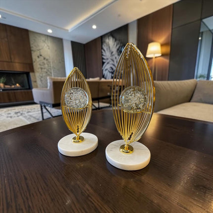 Elegant Gold Metal Biblo – Mermer Tabanlı Şık Ev Dekorasyonu& Sleep Nova