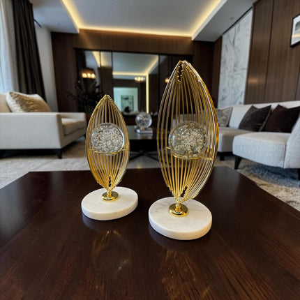 Elegant Gold Metal Biblo – Mermer Tabanlı Şık Ev Dekorasyonu& Sleep Nova