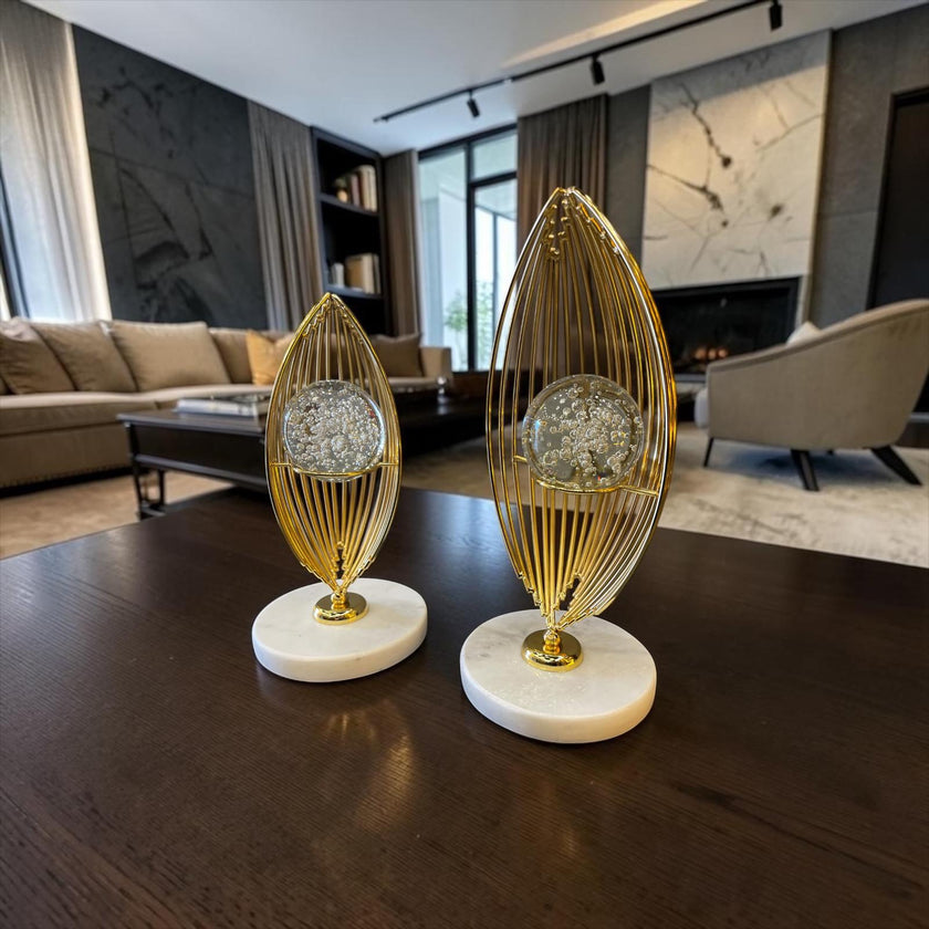 Elegant Gold Metal Biblo – Mermer Tabanlı Şık Ev Dekorasyonu& Sleep Nova