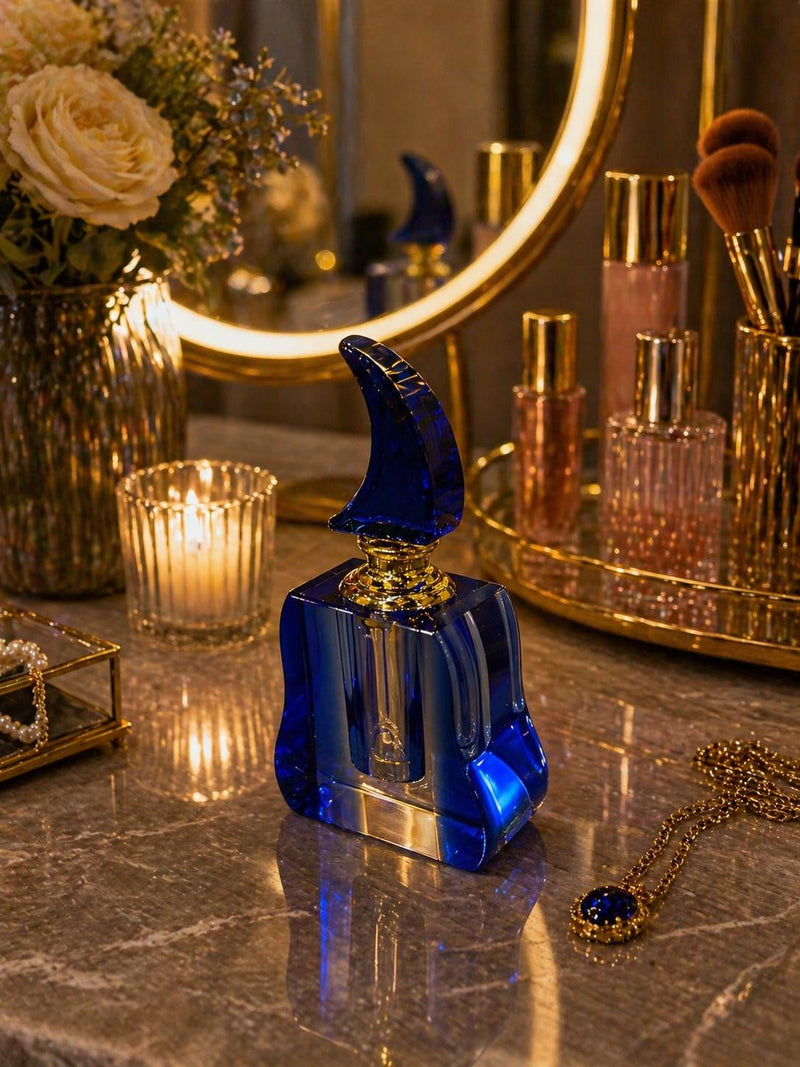 Midnight Sapphire Kristal Parfüm Şişesi – Lüks Dekoratif Makyaj Masası Aksesuarı