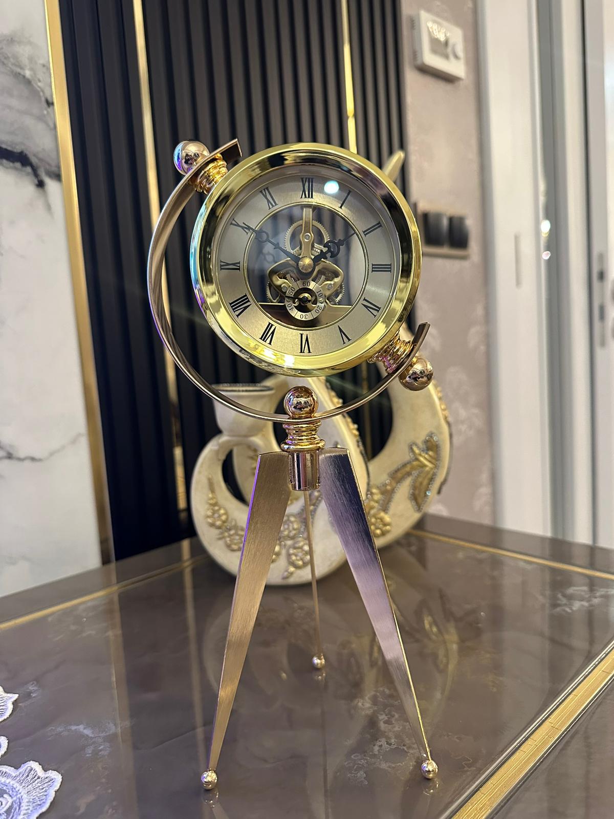 Lüks Gold Tripod Dekoratif Masa Saati – İskelet Mekanizmalı Retro Tasarım& Sleep Nova